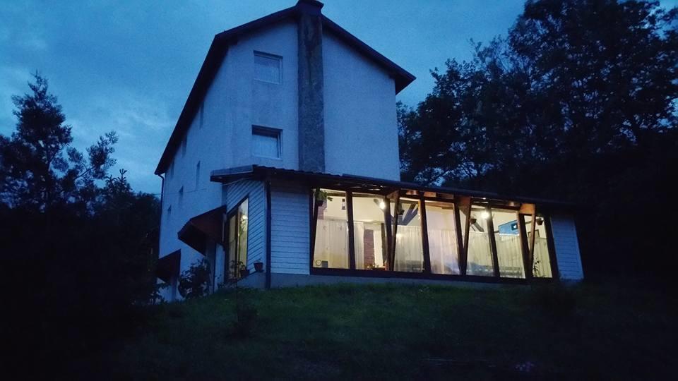 Casa Piscul Lupului Villa Pucioasa Eksteriør bilde