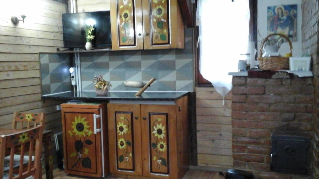 Casa Piscul Lupului Villa Pucioasa Eksteriør bilde